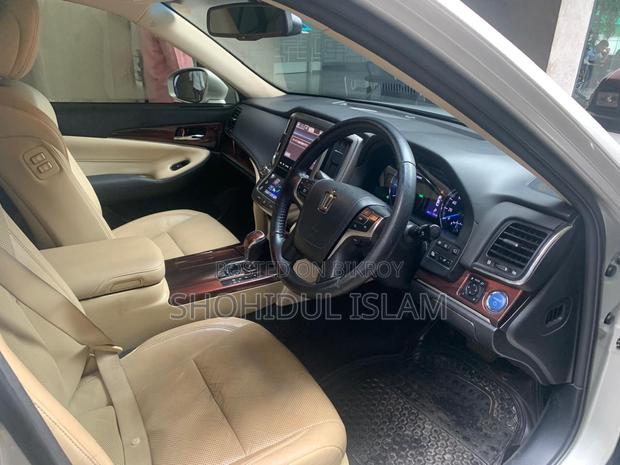 Toyota Crown 2014 Off white
