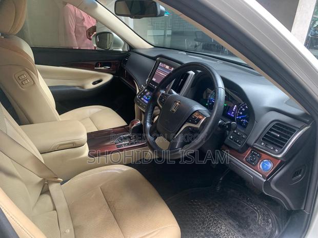 Toyota Crown 2014 Off white