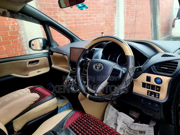 Toyota Esquire 2.0 FWD (7 seater) 2014 Black