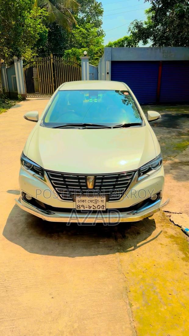 Toyota Premio 1.5 FWD 2019 Pearl