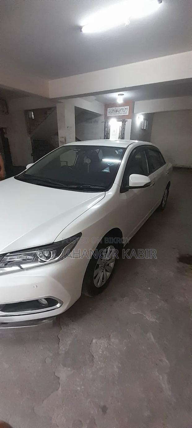 Toyota Premio 2017 Pearl