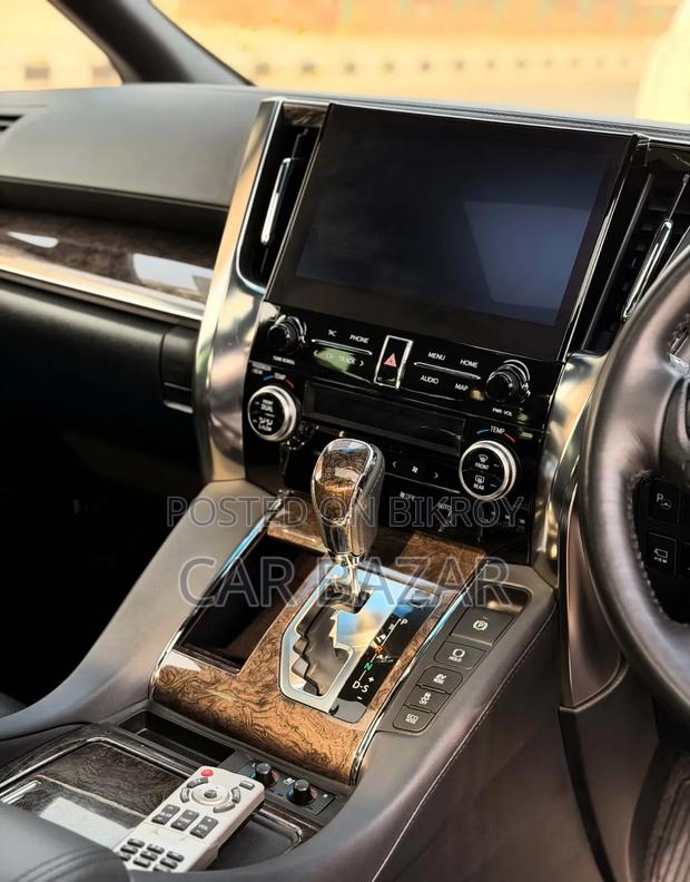 Toyota Alphard 2.5 Hybrid AWD 2021 Black