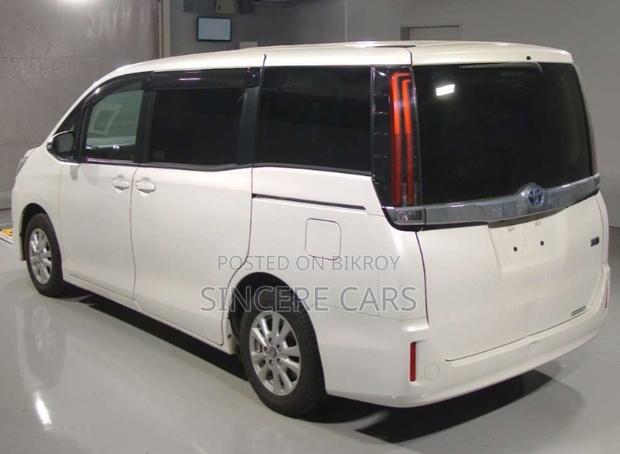 Toyota Noah 2021 Pearl