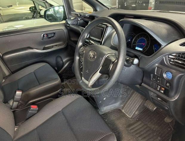 Toyota Noah 2021 Pearl