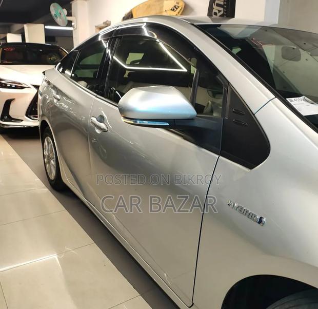Toyota Prius L FWD 2020 Silver