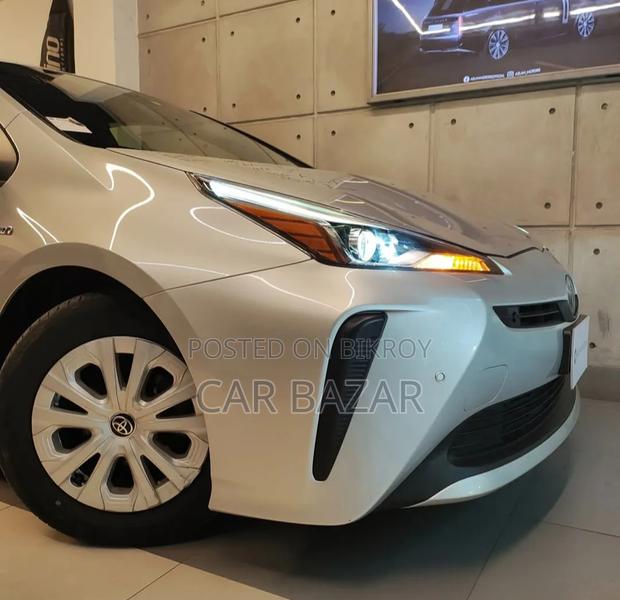 Toyota Prius L FWD 2020 Silver