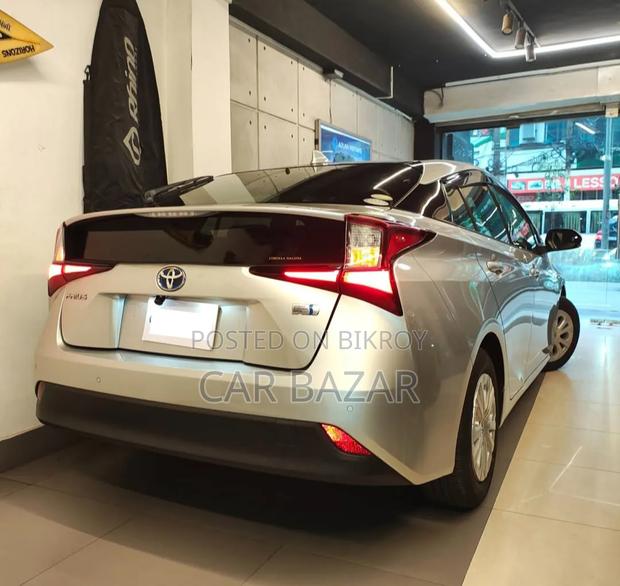 Toyota Prius L FWD 2020 Silver