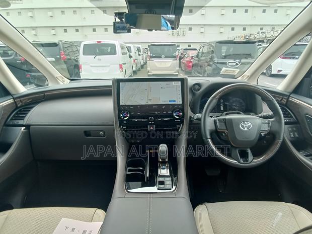 Toyota Alphard 2024 Brown