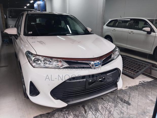 Toyota Corolla Fielder 1.5 Hybrid FWD 2021 White