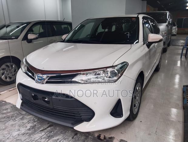 Toyota Corolla Fielder 1.5 Hybrid FWD 2021 White