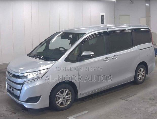 Toyota Noah 2021 Silver
