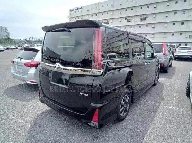 Toyota Noah 2.0 FWD (7 Seater) 2021 Black
