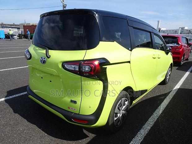 Toyota Sienta 2021 Yellow