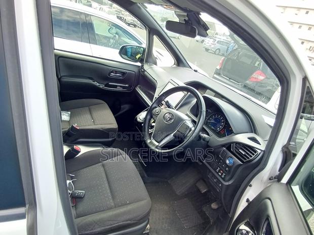 Toyota Noah 2021 Pearl