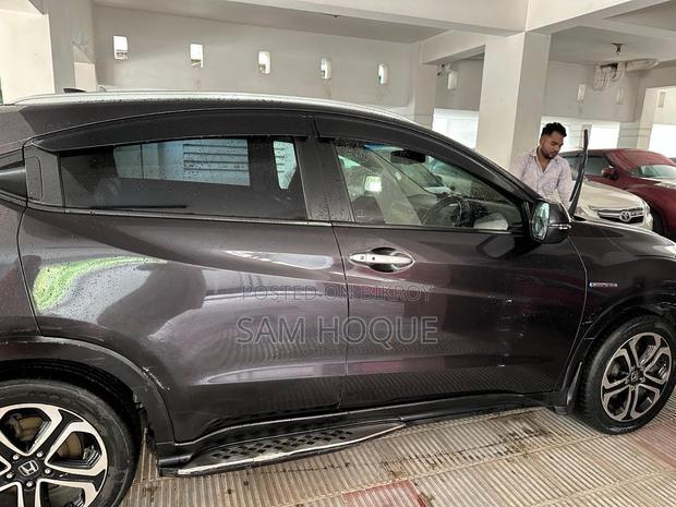 Honda Vezel 1.5 Hybrid 2WD 2015 Black