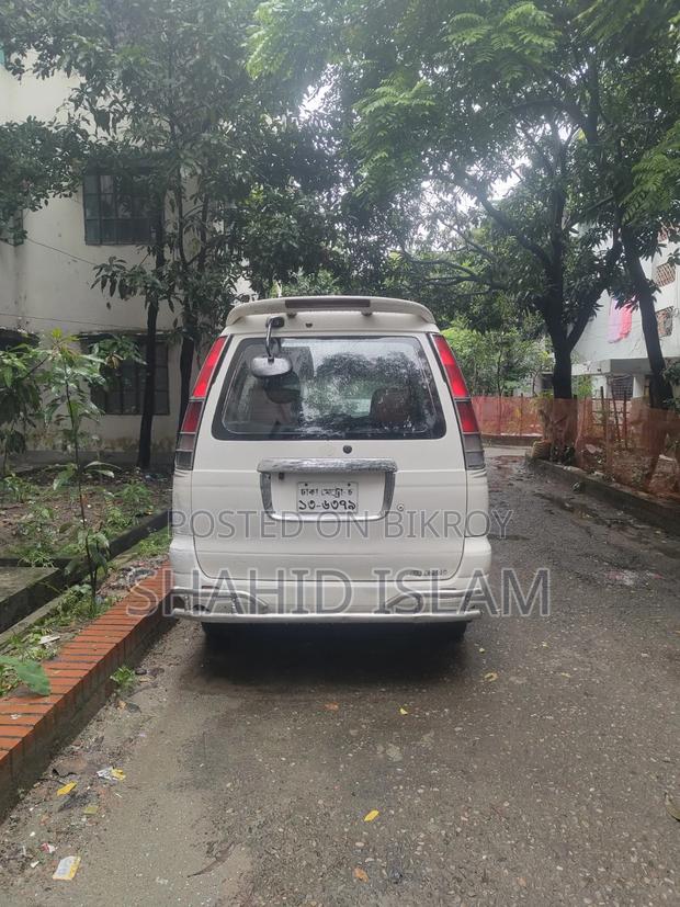Toyota Noah 2.0 AWD (8 Seater) 2005 White