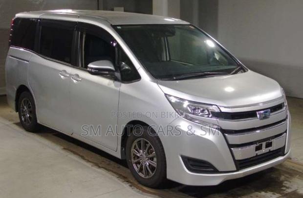 Toyota Noah 2021 Silver