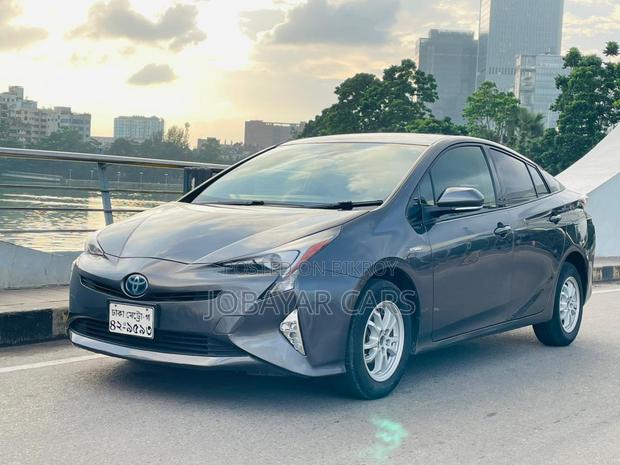 New Toyota Prius 4dr Hatchback (1.8L 4cyl gas/electric hybrid CVT) 2016