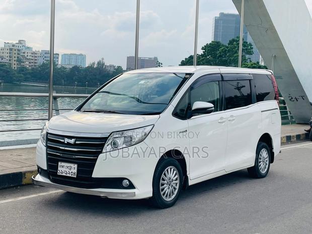 New Toyota Noah 1.8 FWD Hybrid (7 seater) 2015 Pearl