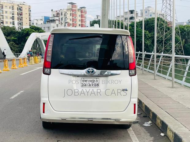 New Toyota Noah 1.8 FWD Hybrid (7 seater) 2015 Pearl