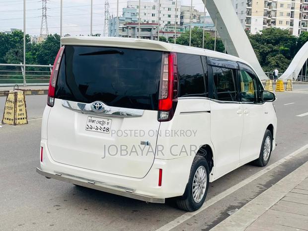 New Toyota Noah 1.8 FWD Hybrid (7 seater) 2015 Pearl
