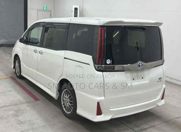 Toyota Noah 2021 Pearl