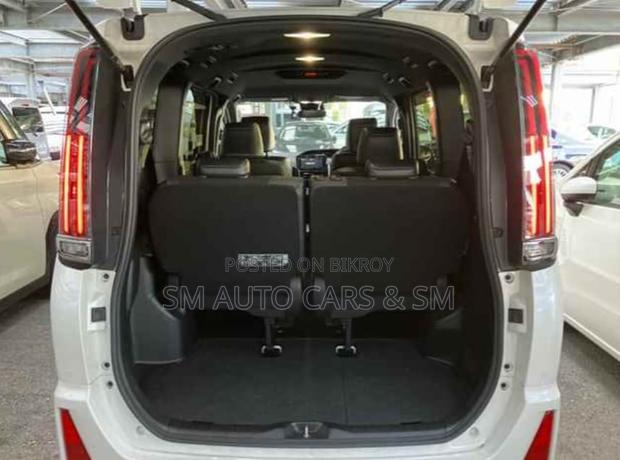 Toyota Noah 2021 Pearl
