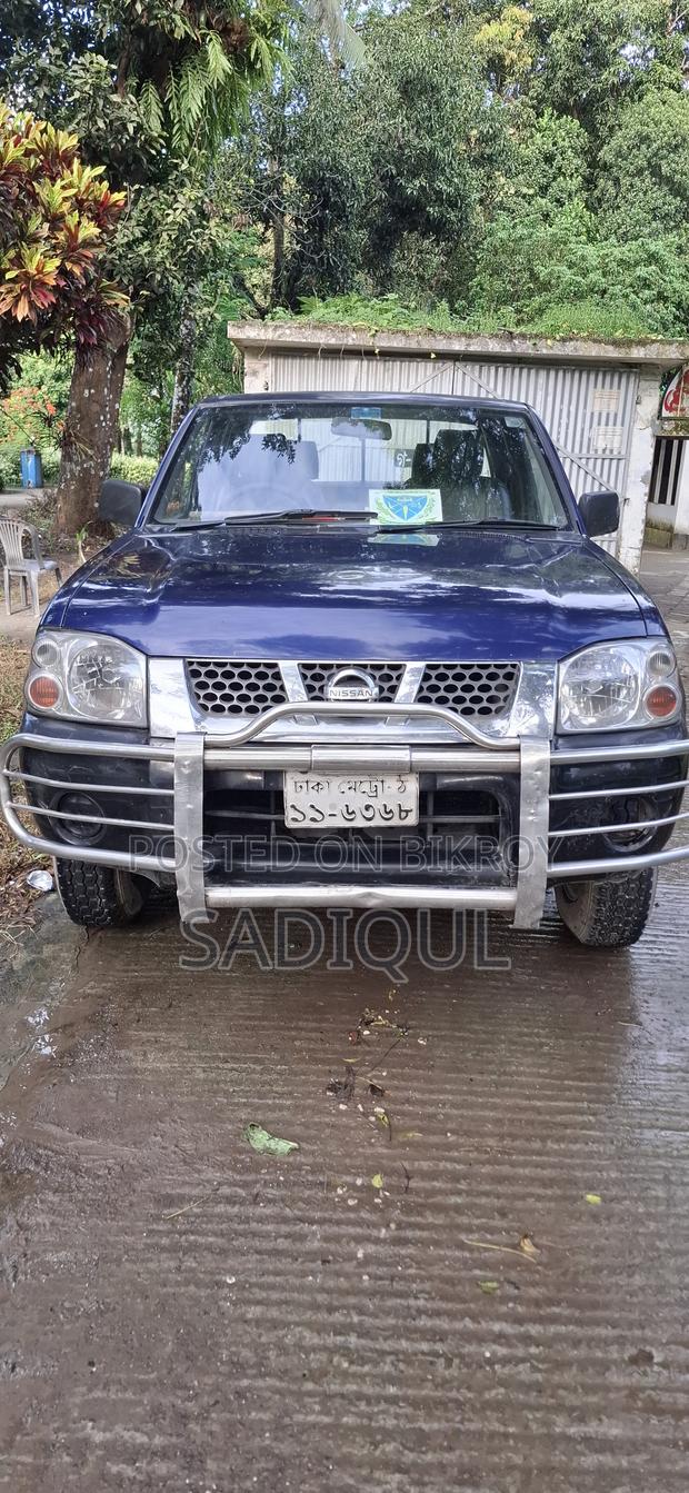 Nissan Pick-Up 2006 Blue