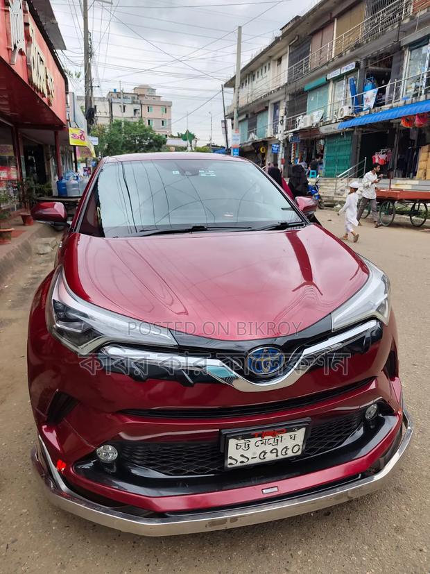 Toyota C-HR 2018 Maroon