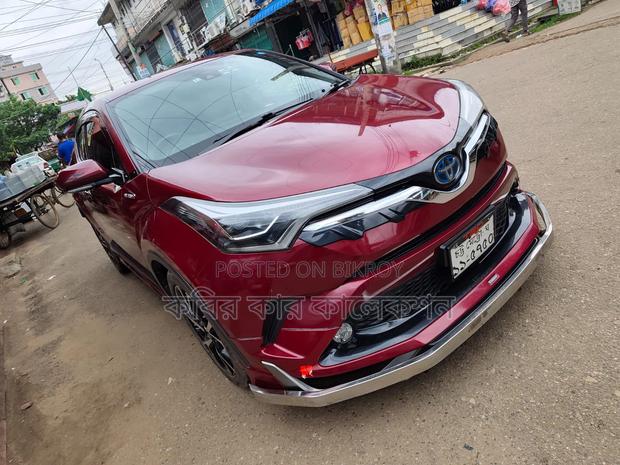 Toyota C-HR 2018 Maroon