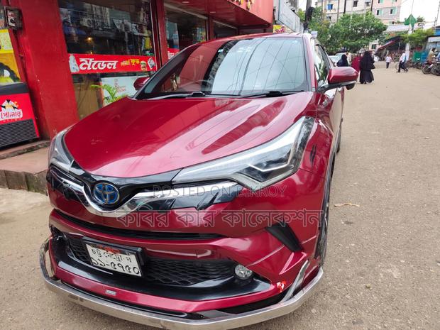 Toyota C-HR 2018 Maroon