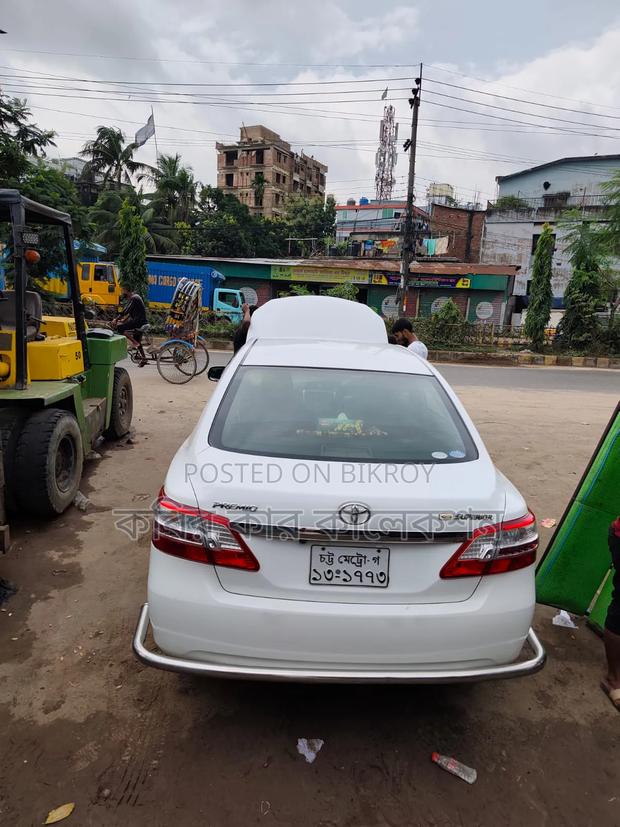 Toyota Premio 2012 White