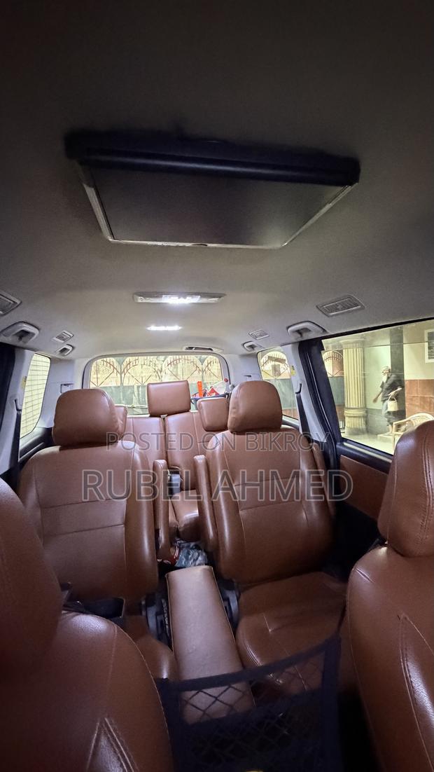 Toyota Noah 2.0 143hp AWD (8 Seater) 2012 Pearl