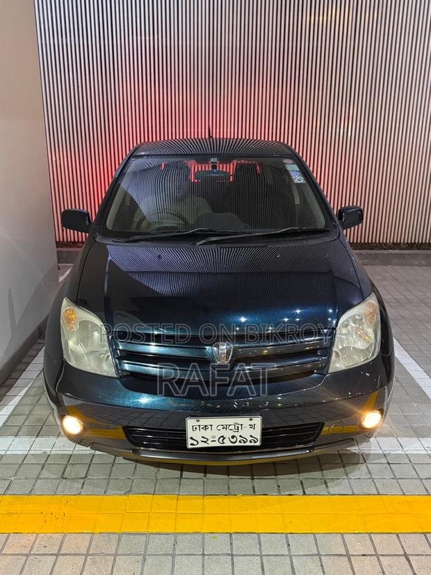 Toyota IST 2003 Blue