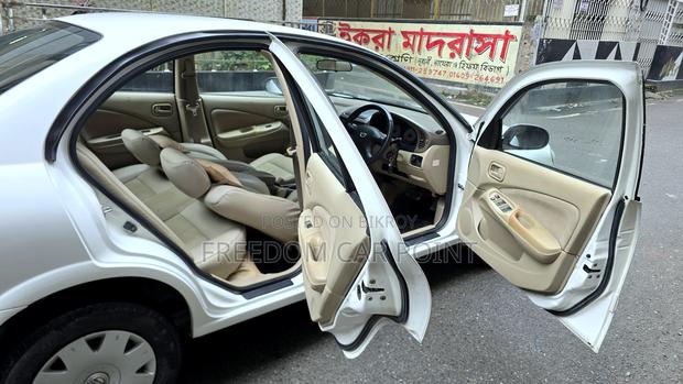 Nissan Sunny 2008 White
