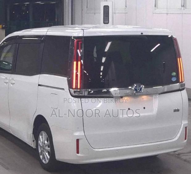 Toyota Noah 2021 Pearl