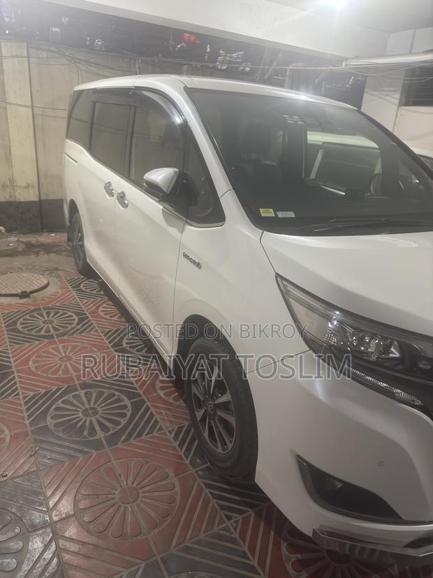Toyota Esquire 2.0 AWD (7 seater) 2020 Pearl