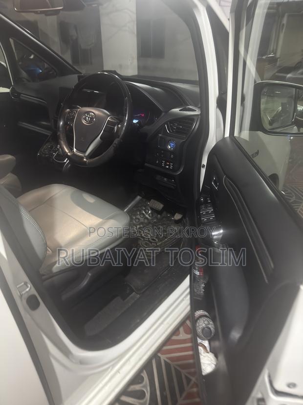 Toyota Esquire 2.0 AWD (7 seater) 2020 Pearl