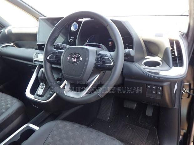Toyota Voxy Hybrid S-Z 2WD 7-Seater 2022 Black
