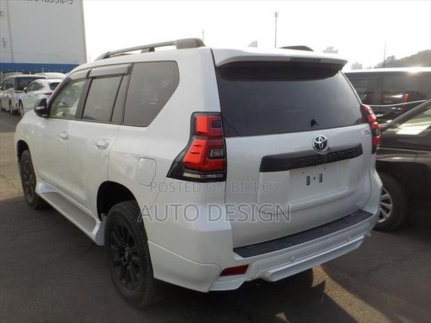 Toyota Land Cruiser Prado 2022 Pearl