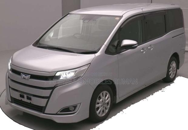 Toyota Noah 1.8 FWD Hybrid (7 seater) 2021 Silver