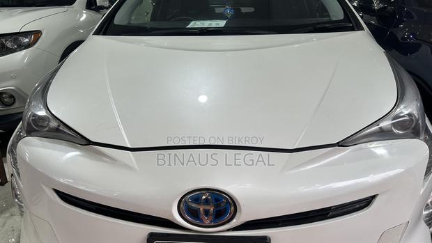 Toyota Prius 4dr Hatchback (1.8L 4cyl gas/electric hybrid CVT) 2016