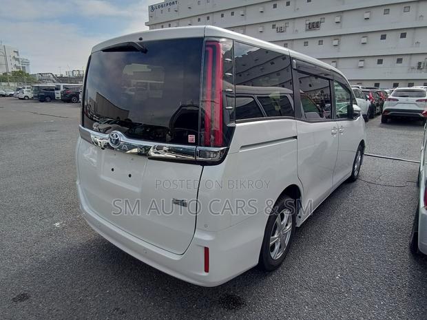 Toyota Noah 2021 Pearl