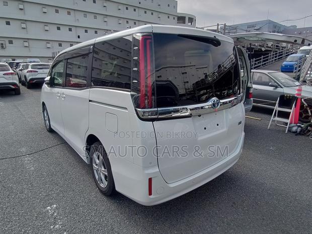 Toyota Noah 2021 Pearl