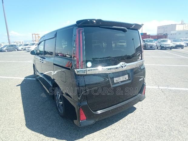 Toyota Noah 2021 Black