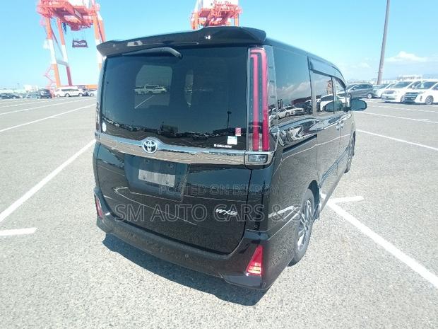 Toyota Noah 2021 Black