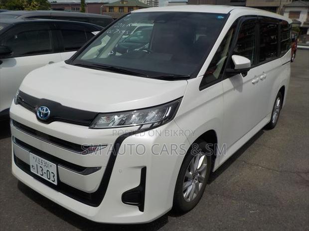 Toyota Noah 2023 Pearl