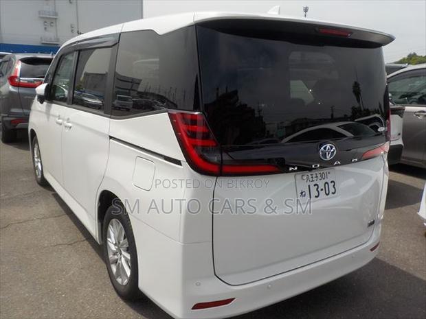 Toyota Noah 2023 Pearl