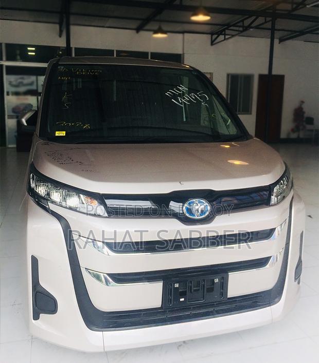 Toyota Noah 2022 Silver