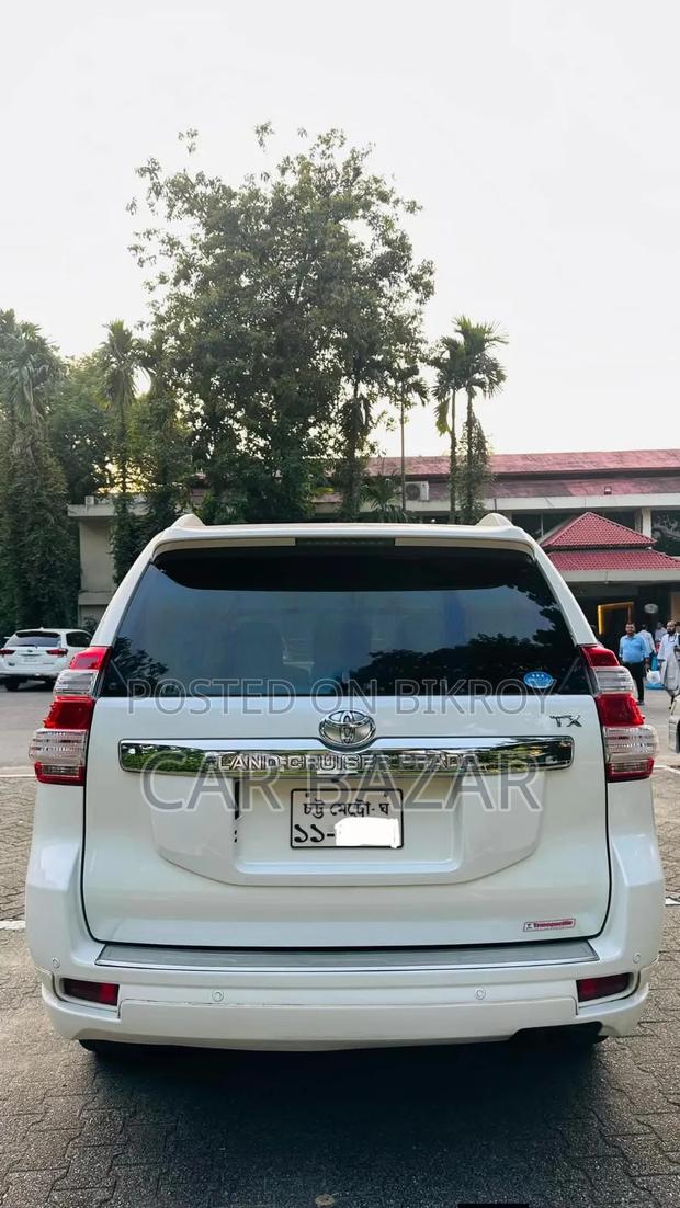 Toyota Land Cruiser Prado 2.7 i 2012 Pearl